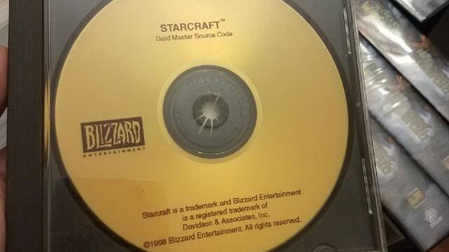 Un coleccionista encuentra el código fuente de Starcraft y recibe una recompensa de Blizzard Un coleccionista encuentra el código fuente de Starcraft y recibe una recompensa de Blizzard