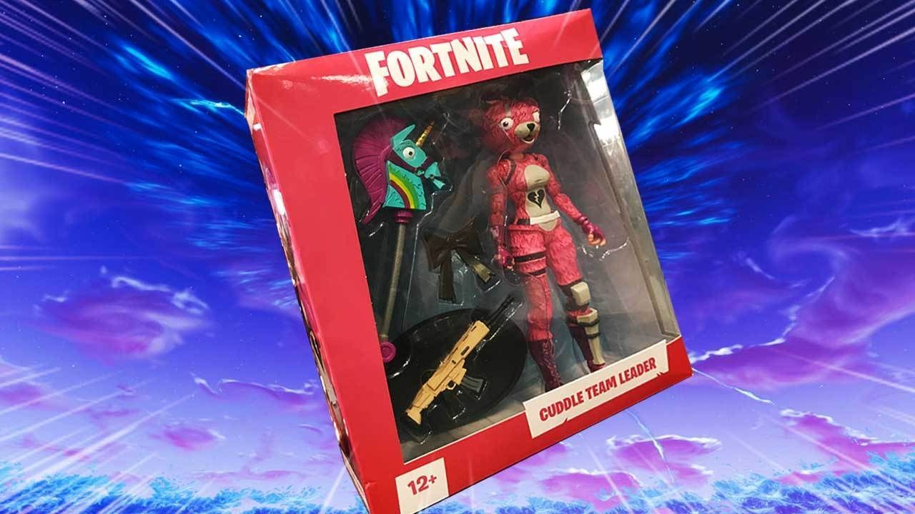 sobres muñecos fortnite