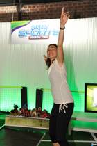 La tenista Martina Hingis presenta el tenis en Kinect Sports: Season Two