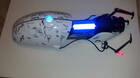 A la venta una pistola de Portal firmada por Valve