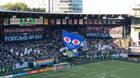 Protagonista de Night in the Woods en un estadio de fútbol como símbolo del Orgullo