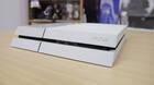 Sony muestra un 'unboxing' de la PlayStation 4 blanca con Destiny