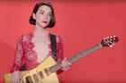 La cantante St. Vincent se ha reenganchado a los videojuegos con Switch y Zelda