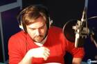 Douglas Reynholm de IT Crowd narrará Worms Revolution