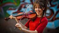 La violinista Lindsey Stirling versiona la banda sonora de Kingdom Hearts 3