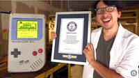 Un estudiante bate un récord Guinness al construir una Game Boy gigante