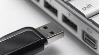 El creador del USB explica que no fuera reversible