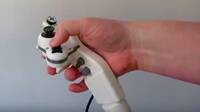 Diseñan un Dual Shock 4 para jugar con una sola mano a PS4