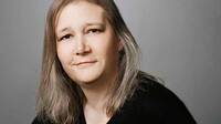 Amy Hennig: 'Los juegos deben ser más accesibles para llegar a más jugadores'