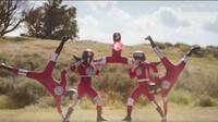 Un equipo de eSports imita a los Power Rangers en un anuncio de refresco