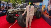 Halo Infinite se cuela en la 'premiere' de Free Guy con un Warthog a tamaño real