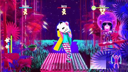Entre los bailarines no pod�a faltar el famoso oso panda.