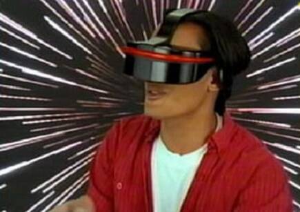 No tenemos im�genes de Outlaw Racing, as� que os compensamos con este joven flip�ndolo con el Sega VR