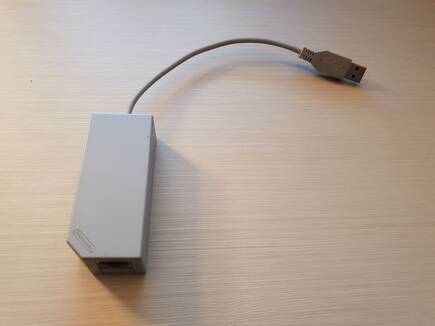 Se recomienda un adaptador de red para jugar por cable, aunque por Wi-Fi tambi�n hemos tenido una experiencia satisfactoria.