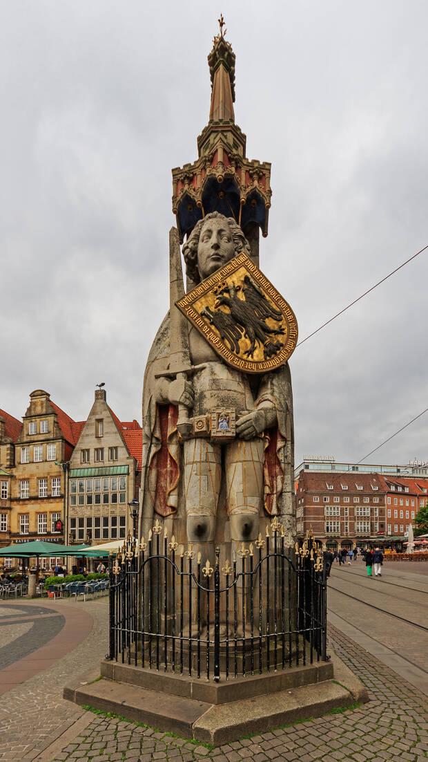 Armas de videojuegos inspiradas en leyendas y mitologa: estatua de Roldn en Bremen