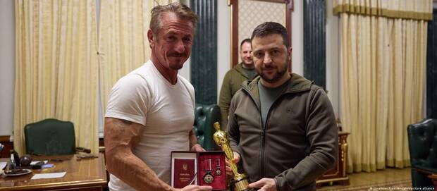 Sean Penn en Ucrania junto a Zelenski