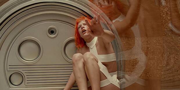 Milla Jovovich recuerda cómo le impactó la escena del nacimiento de Leelo en El quinto elemento