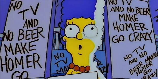 Fotograma del segmento sobre El Resplandor de La csa del árbol del terror V (Los Simpson, Temporada 6, episodio 6, 1994)