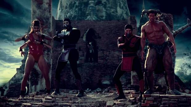 La primera ten�a los efectos especiales bien dosificados, y el animatr�nico de Goro todav�a impresiona. Mortal Kombat Aniquilaci�n intent� hacer m�s sin subir el presupuesto para vestuario y efectos, dando un resultado digno de Power Rangers.