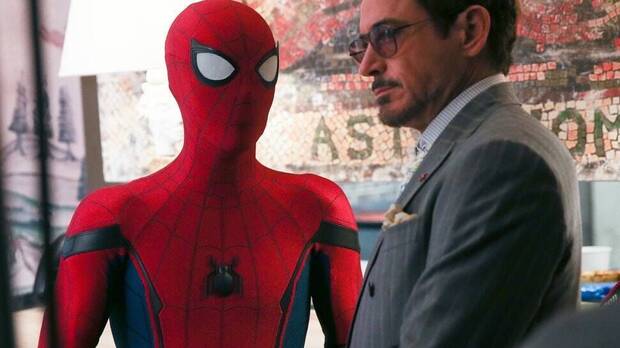 Spider-Man y Tony Stark en Spider-Man: Homecoming