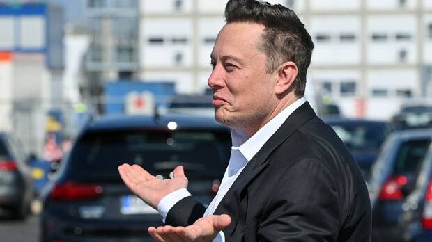 Elon Musk en la fábrica de Tesla