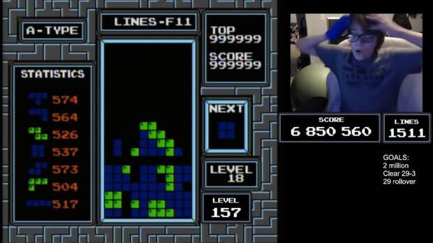 Blue Scuty bate Tetris NES