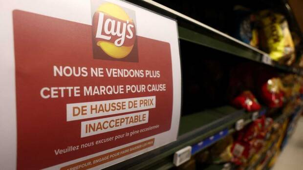 Fotograf�a de uno de los carteles que Carrefour ha colgado en Francia informando de que dejar� vender productos de PepsiCo (RTVE)