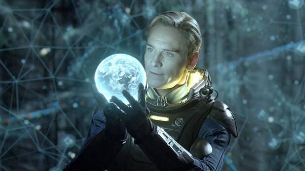 Alien y Michael Fassbender