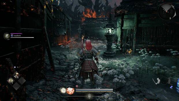 Nioh 3 - El Purgatorio manifestado, farol en la calle que lleva al oeste en la aldea en llamas