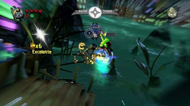 Puedes saltar con un enemigo y darle una buena raci�n de palos en el aire al m�s puro estilo 'Devil May Cry'.