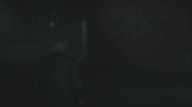Silent Hill 2 Remake - Hotel Lakeview: grieta en la pared de la sala de mantenimiento
