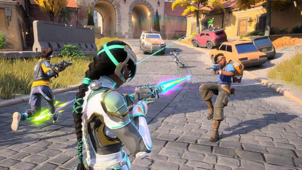 La experiencia hero shooter en equipos de tres jugadores es divertida, pero también muy genérica