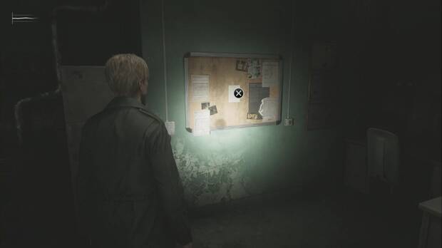 Silent Hill 2 Remake - Hospital Brookhaven: Nota de la combinación de teclado en el tablón de corcho de la Sala de médicos
