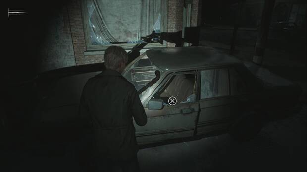 Silent Hill 2 Remake - Calles de Silent Hill (Otro Mundo): fotografía Están aquí en un coche en el cruce de Katz con Neely