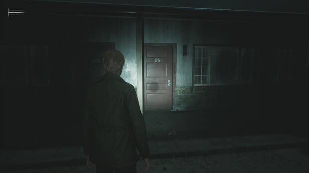 Silent Hill 2 Remake - Calles de Silent Hill (Otro Mundo): puerta de la habitación 106 en el Motel Jack's