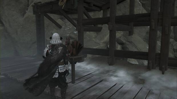 Ghost of Yotei - Relatos en el Risco de Teshio, Encuentro en tierras salvajes, figura de zorro que despliega una escalera