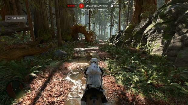 Merece la pena echar un vistazo a las misiones de entrenamiento aunque solo sea por jugar esta espectacular persecución en el bosque de Endor.
