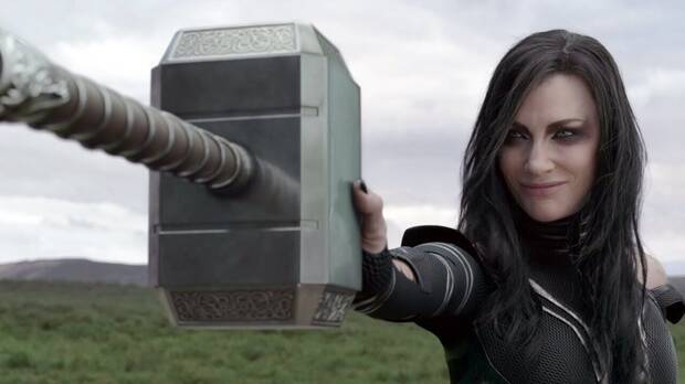 Marvel - Hela deteniendo en el aire el martillo Mjölnir