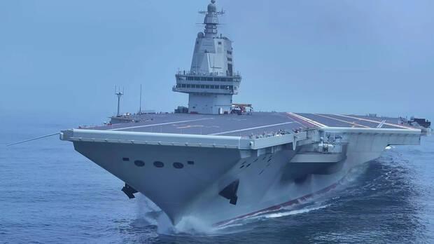 El portaviones Fujian