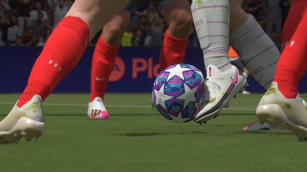 Ver cómo se deforma la pelota al golpearla es algo que podemos apreciar en las repeticiones.