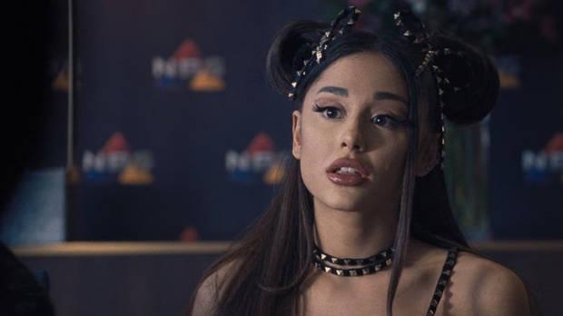 Ariana Grande No Mires Arriba