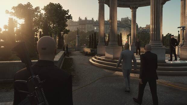 Los escenarios ahora son enormes y tenemos much�sima libertad de acci�n, lo que solventa uno de los mayores problemas de 'Hitman Absolution', la anterior entrega de la saga.