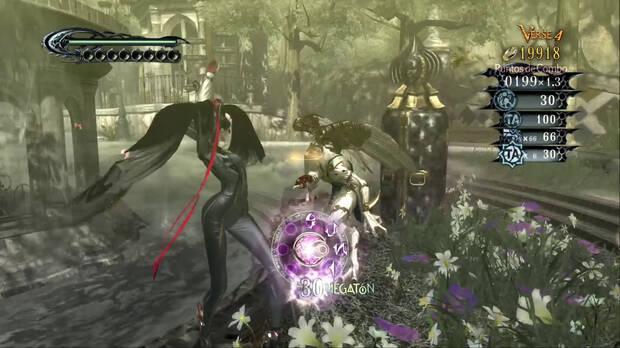 Los movimientos de tortura que podemos usar para ejecutar a nuestros enemigos son tan espectaculares como extravagantes. Puro 'Bayonetta'.