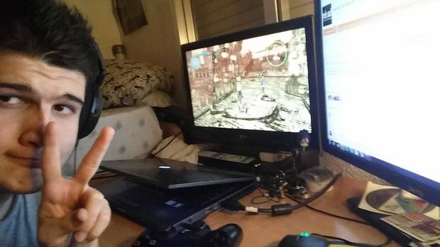 Montero jugando 'Gravity Rush', su primer anlisis en Eurogamer.