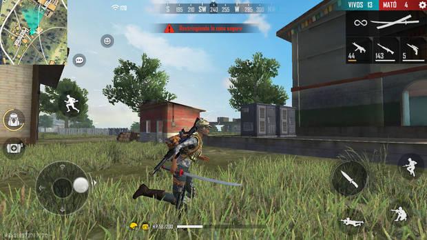 La variedad de armas de 'Garena Free Fire' incluye desde katanas hasta escopetas, pasando por explosivos. Todos mejorables, pero también con límites de uso entre partidas.