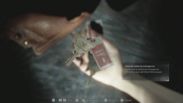 Resident Evil Requiem - Hotel Wrenwood, Grace obtiene la Llave de salida de emergencia del Hotel Wrenwood