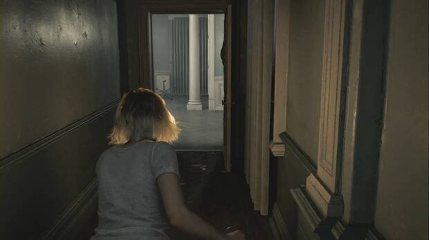 Resident Evil Requiem - Centro de pacientes, Grace huye de la cosa hacia la habitaci�n de la esquina nordeste
