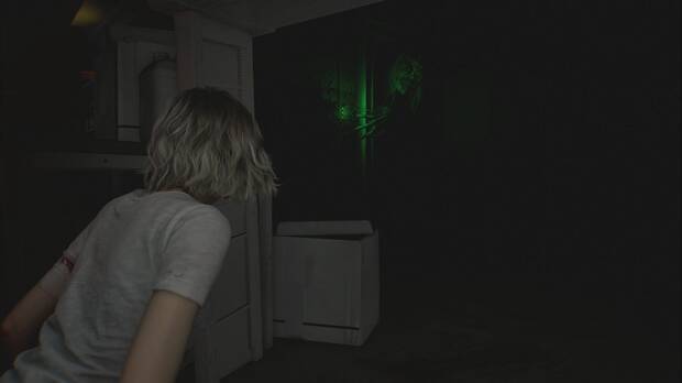 Resident Evil Requiem - Centro de pacientes, Grace se esconde del monstruo del Centro de pacientes