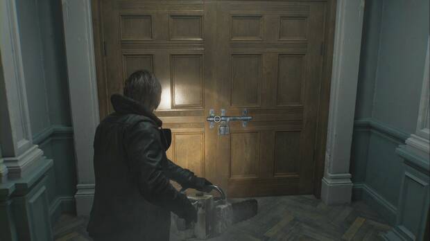 Resident Evil Requiem - Centro de pacientes (II), puerta cerrada con una barra en la parte sur de la Unidad de rehabilitación