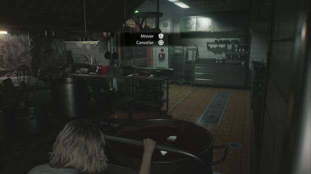 Resident Evil Requiem - Centro de pacientes (III), Grace mueve el carrito de la cocina sin que el cocinero vea que está ahí